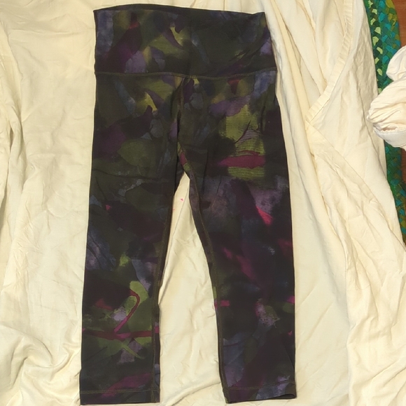 Lululemon Watercolor leggings - Picture 4 of 9